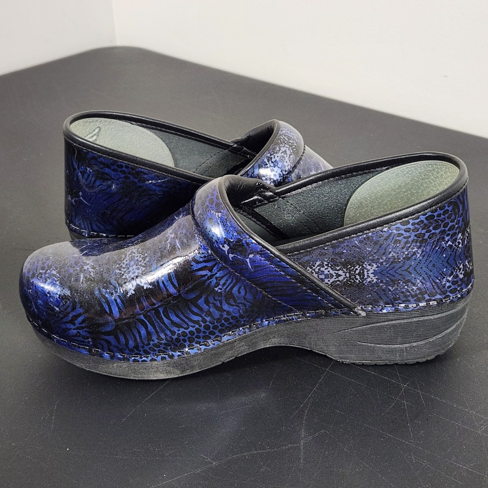 Dansko XP 2.0 Clogs Blue Black Patent Snakeskin Zebra Professional Shoes 40